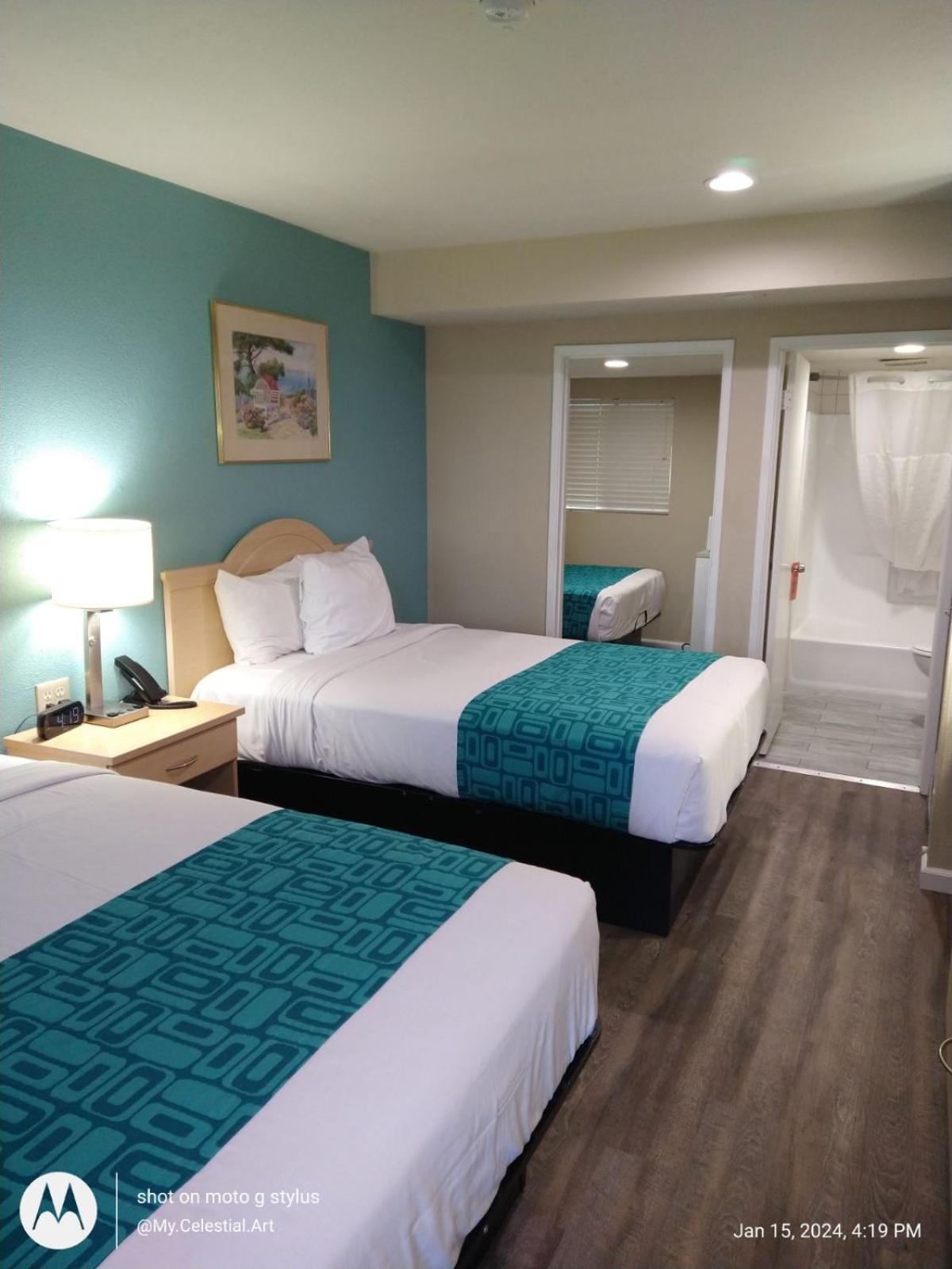 Howard Johnson By Wyndham Santa Cruz Beach Boardwalk Esterno foto