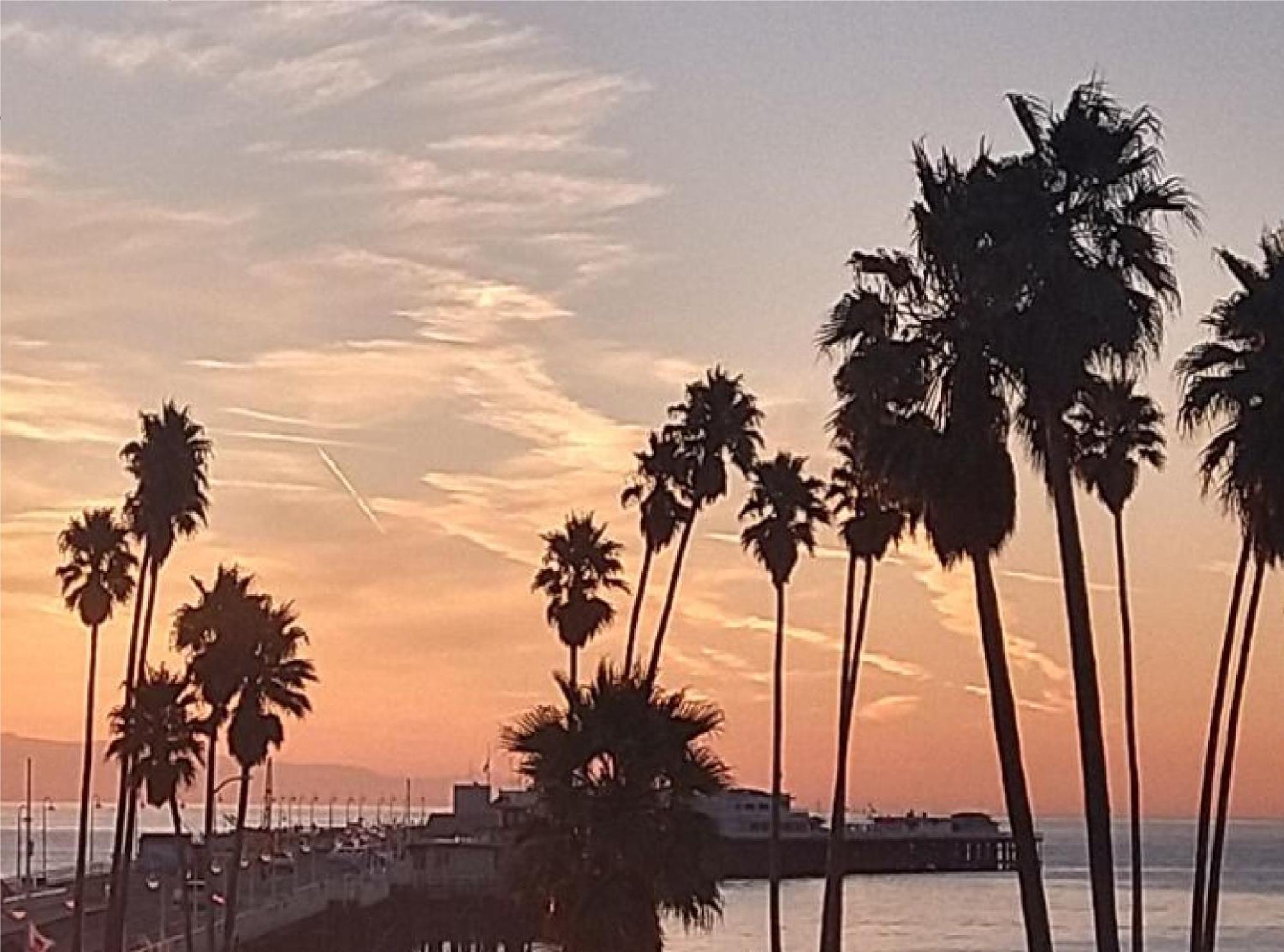 Howard Johnson By Wyndham Santa Cruz Beach Boardwalk Esterno foto