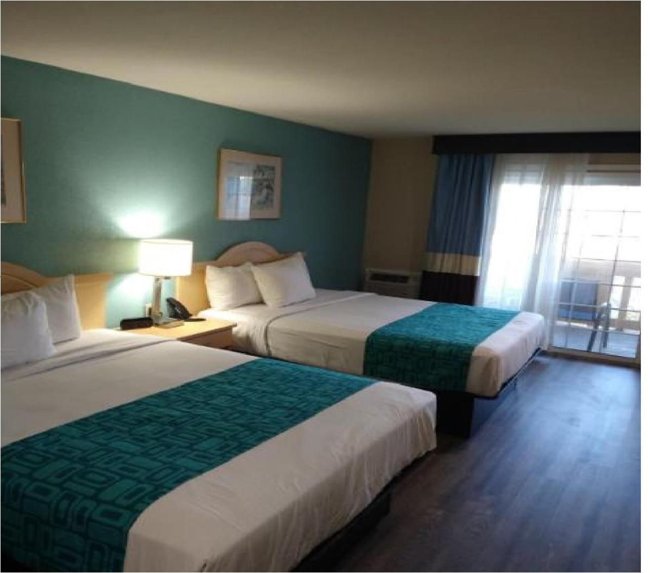 Howard Johnson By Wyndham Santa Cruz Beach Boardwalk Esterno foto