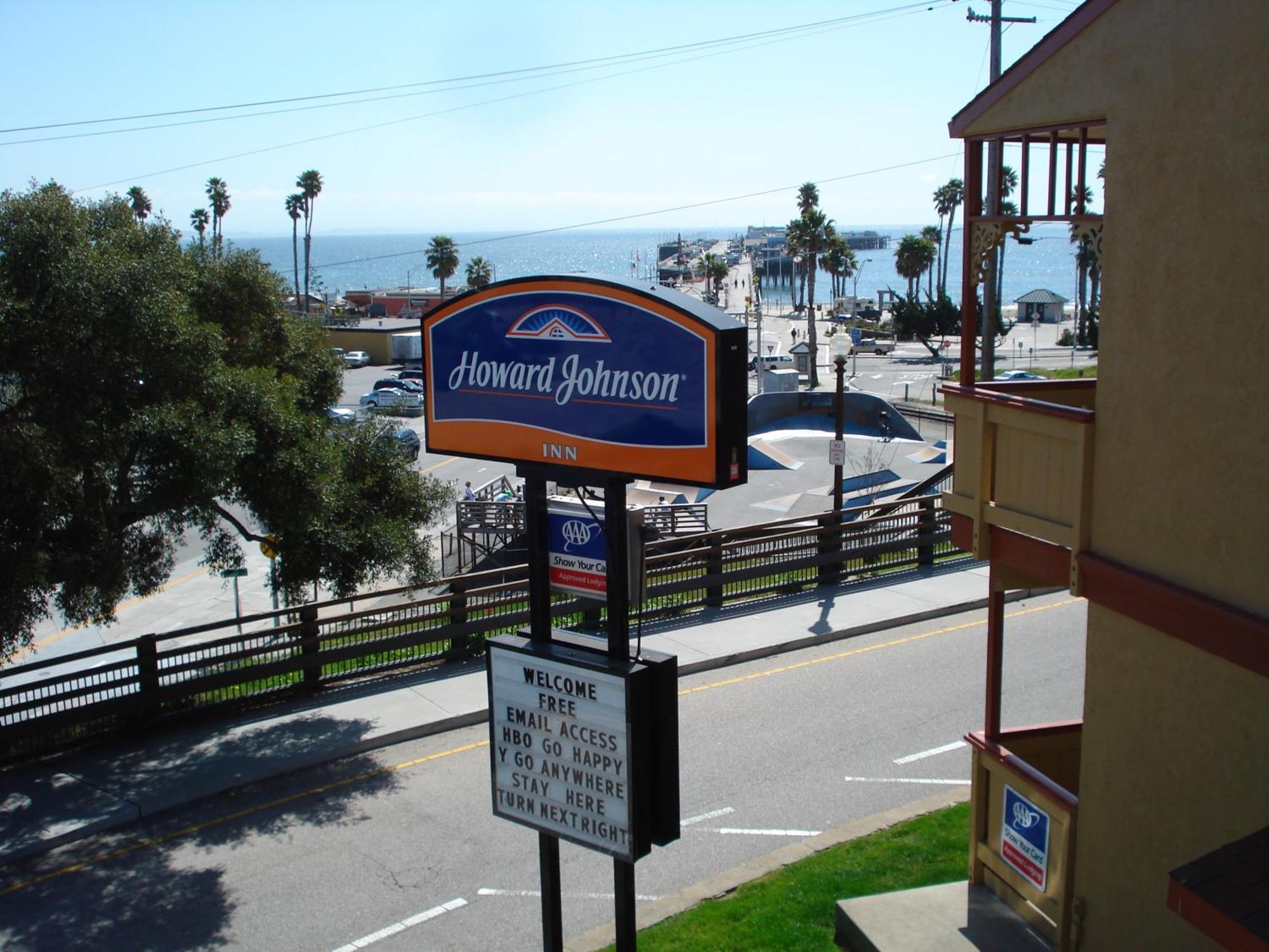 Howard Johnson By Wyndham Santa Cruz Beach Boardwalk Esterno foto