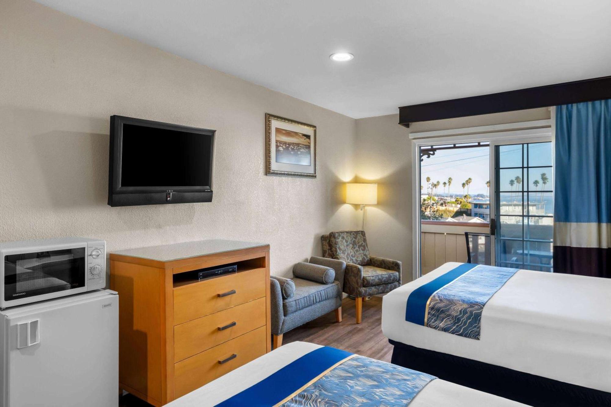 Howard Johnson By Wyndham Santa Cruz Beach Boardwalk Esterno foto