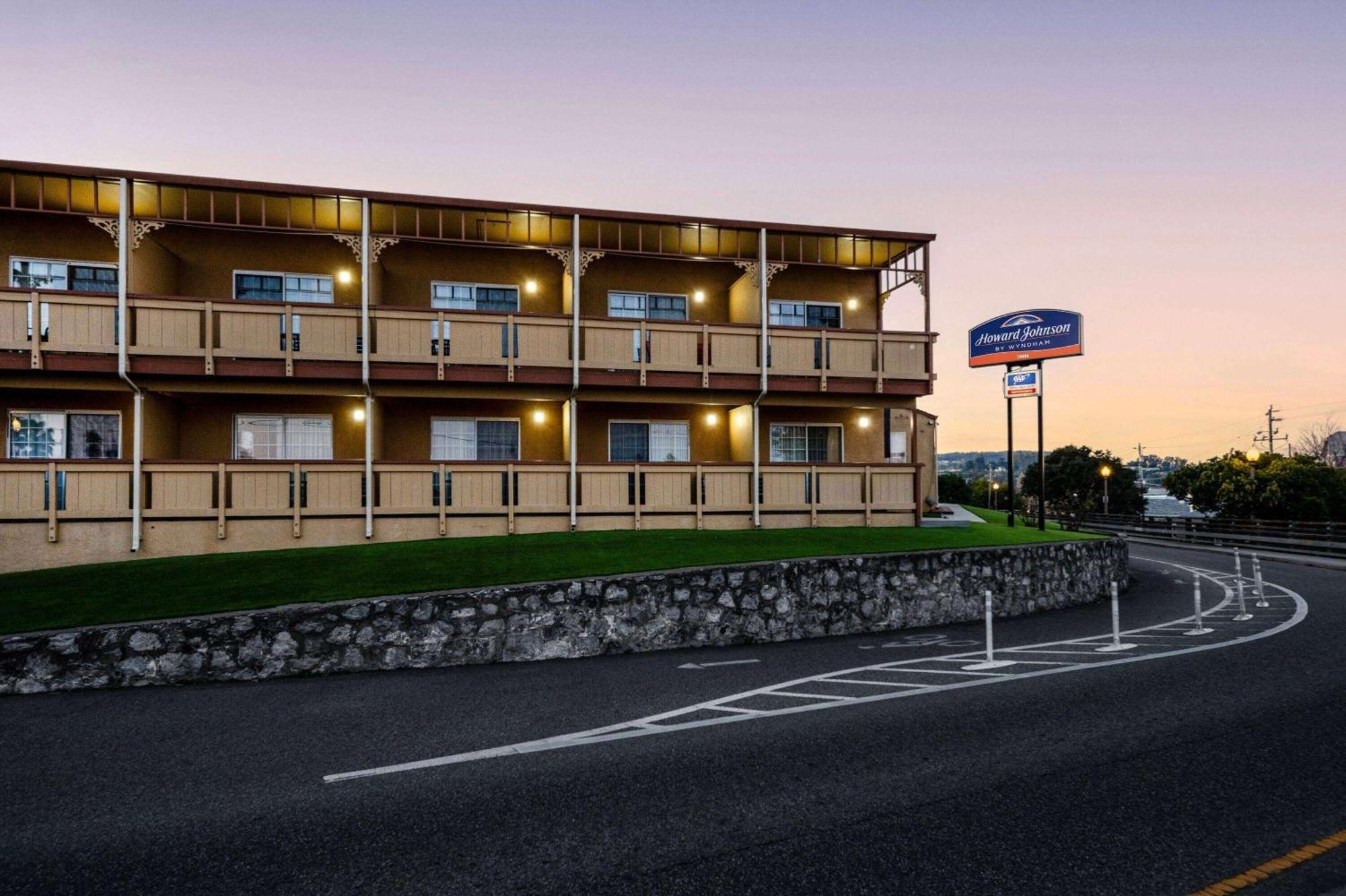 Howard Johnson By Wyndham Santa Cruz Beach Boardwalk Esterno foto