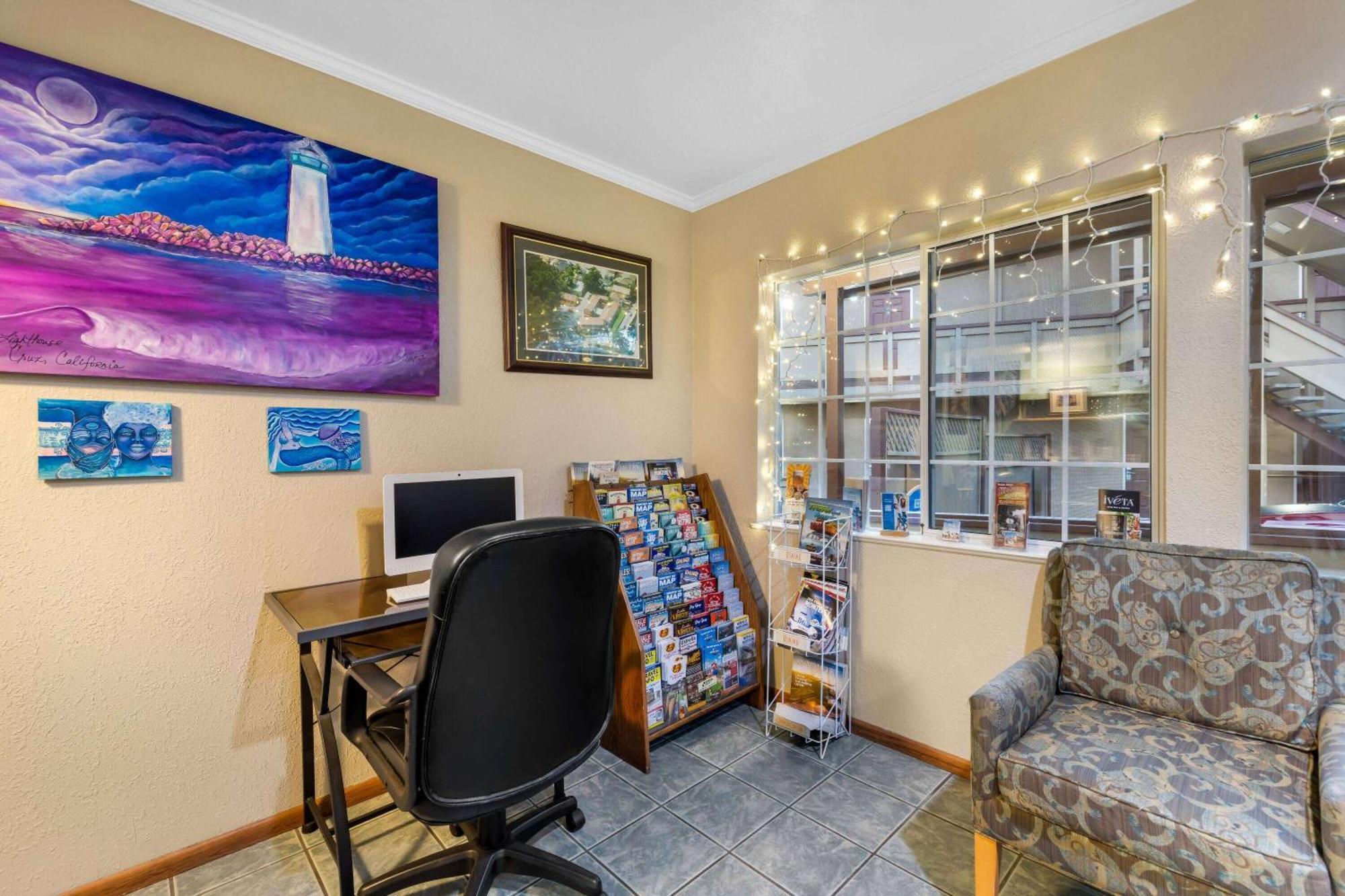Howard Johnson By Wyndham Santa Cruz Beach Boardwalk Esterno foto